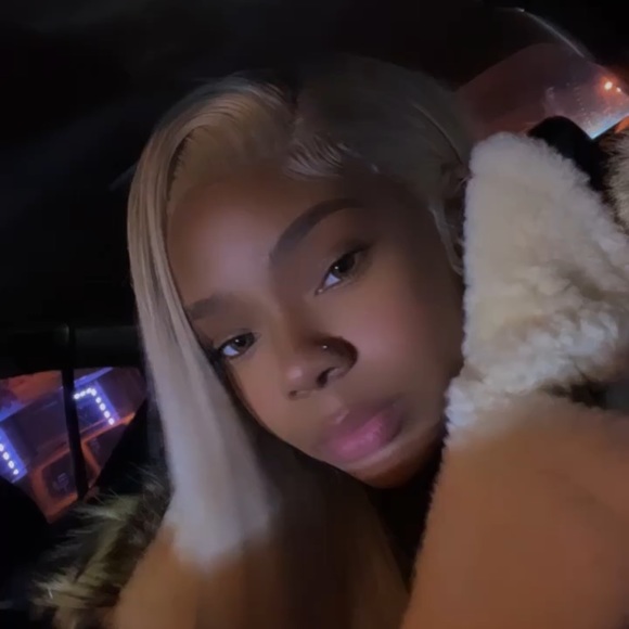 Meet your Posher, Azi - Picture 1 of 1